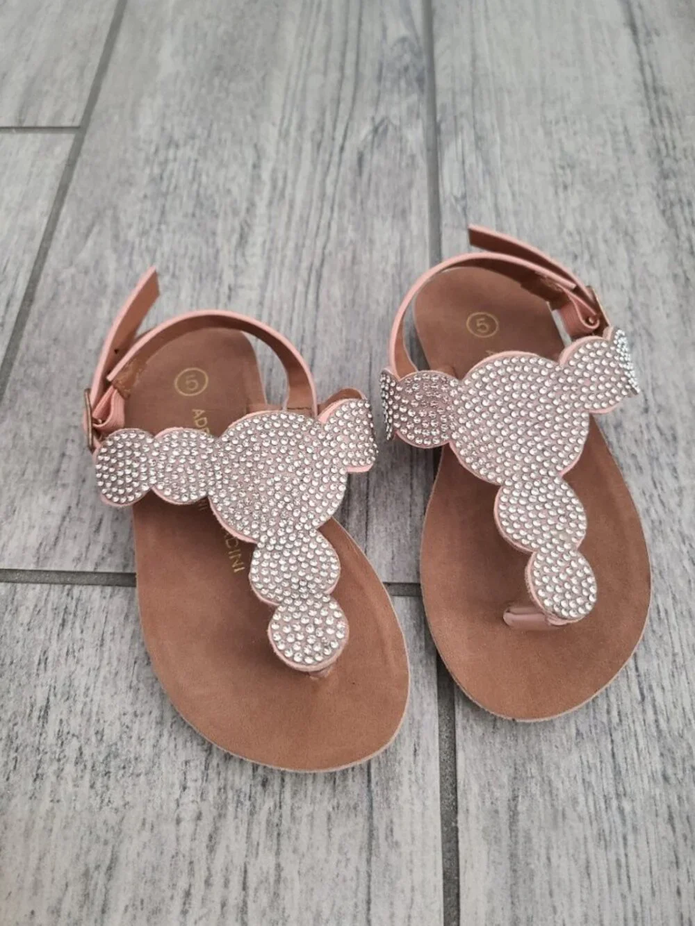 Adrienne Vittadini Girls Pink & Brown Rhinestone Thong Sandals Size 5